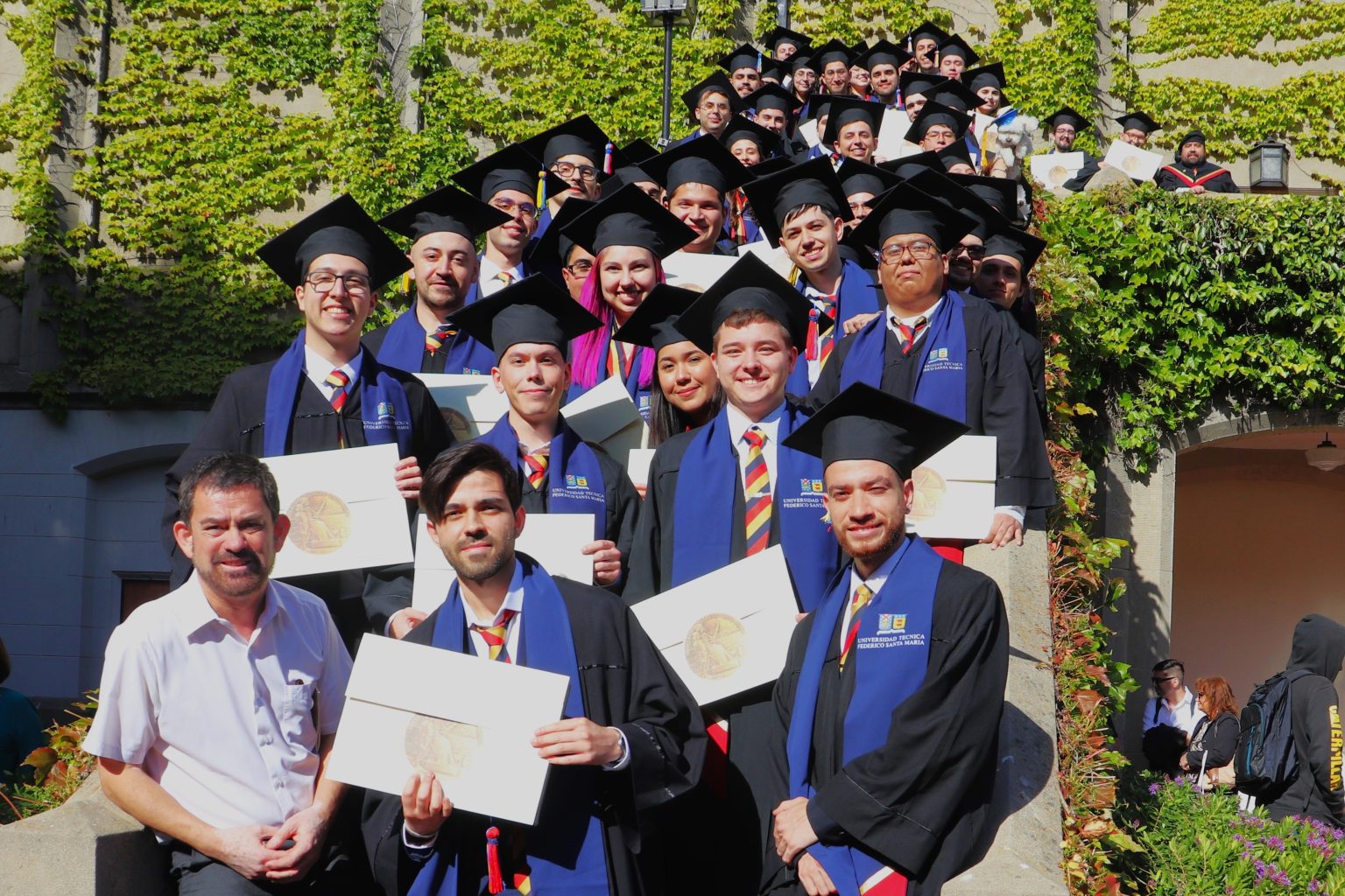 Primera ceremonia de titulación 2024 convoca a estudiantes de Campus ...