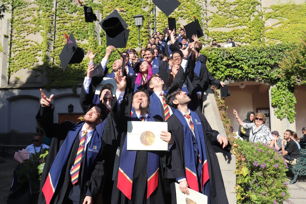 Primera ceremonia de titulación 2024 convoca a estudiantes de Campus ...